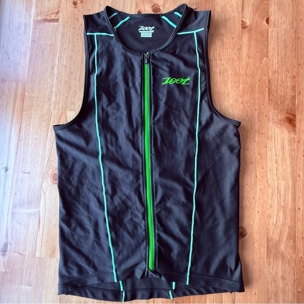 Zoot Men’s Black Rash Guard with Lime Green Stitching
